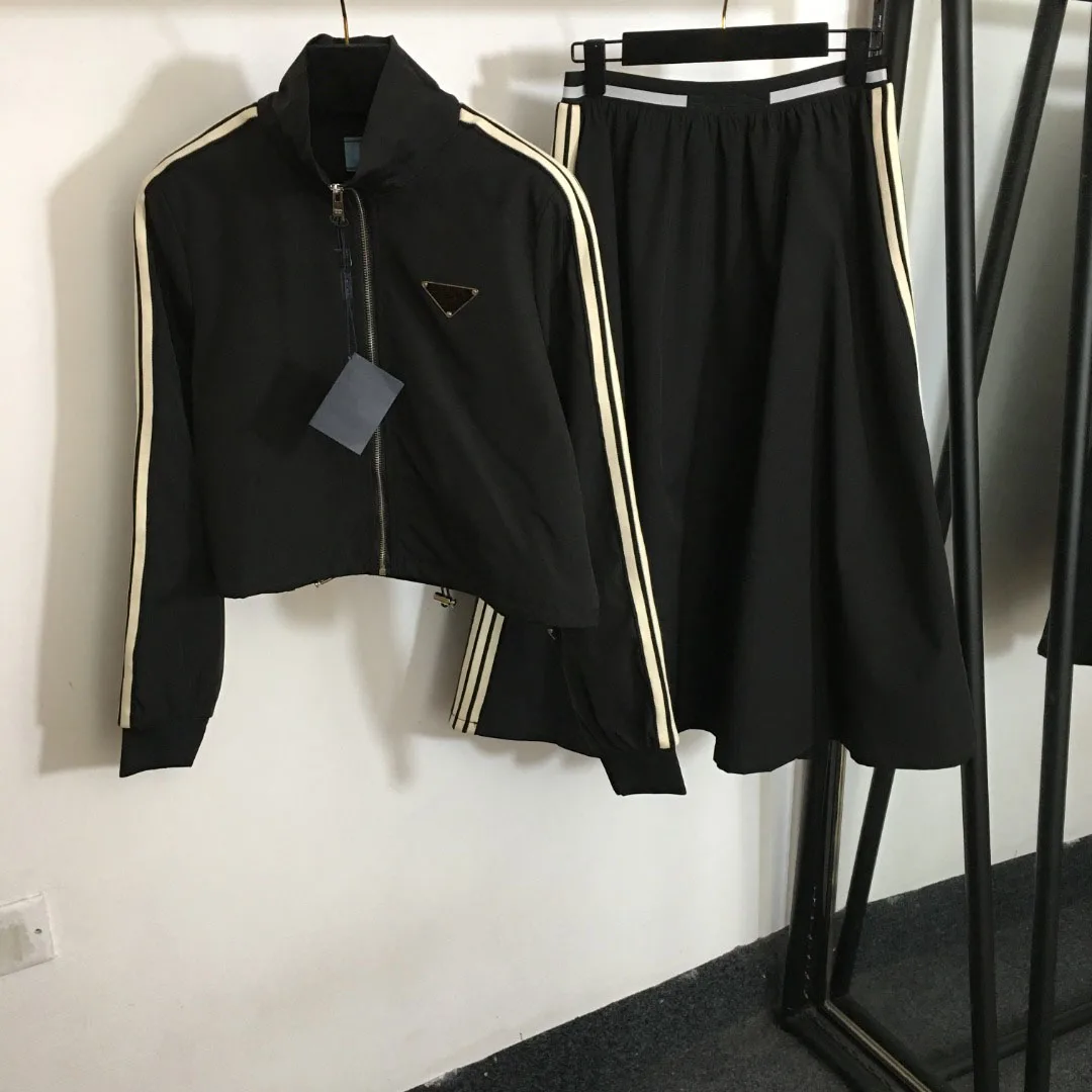 

Women Luxury Trench Coat Nylon Windproof Leather Pocket Letter Jacket Hip-covering Skirt Khaki 2PCS Suit Fashion Clothing 2 Set