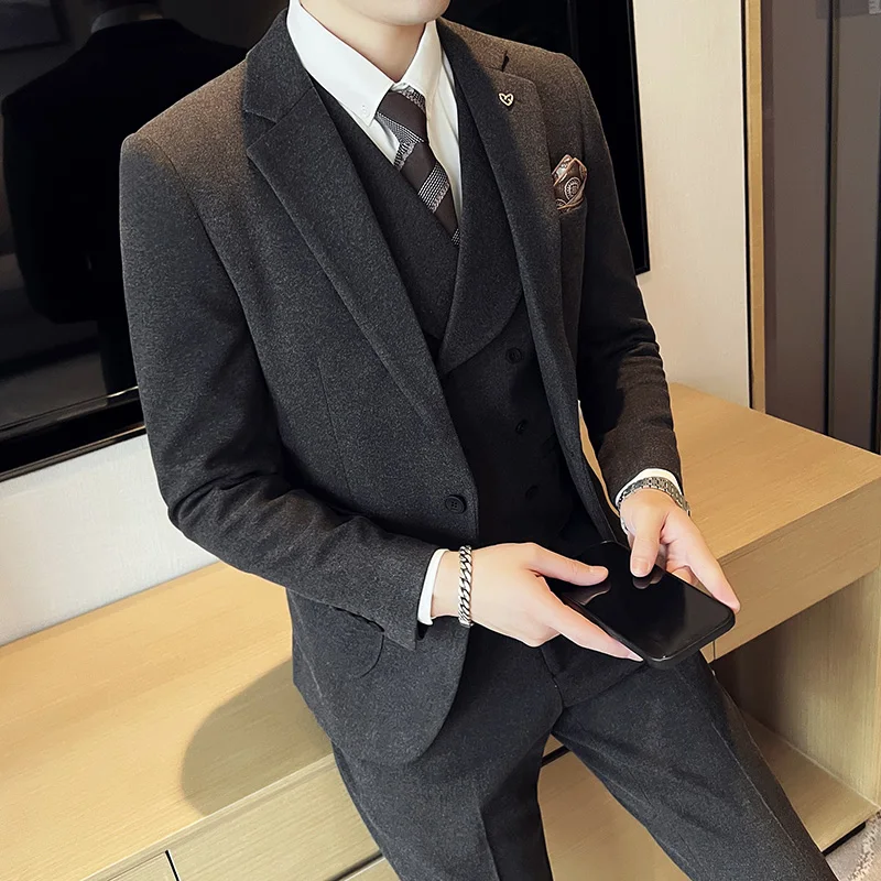 

2023High sense fashion mud fabric (suit + vest + trousers) wedding business suit men's British formal suit three-piece set