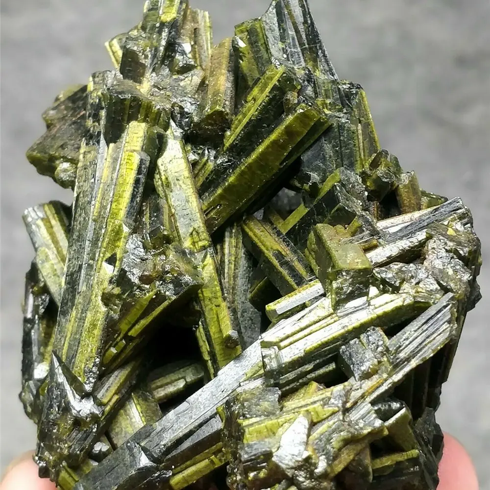 Natural Green Tourmaline Quartz Crystal Cluster Mineral Energy Gem Gift Room Decoration Home Furnishings 5