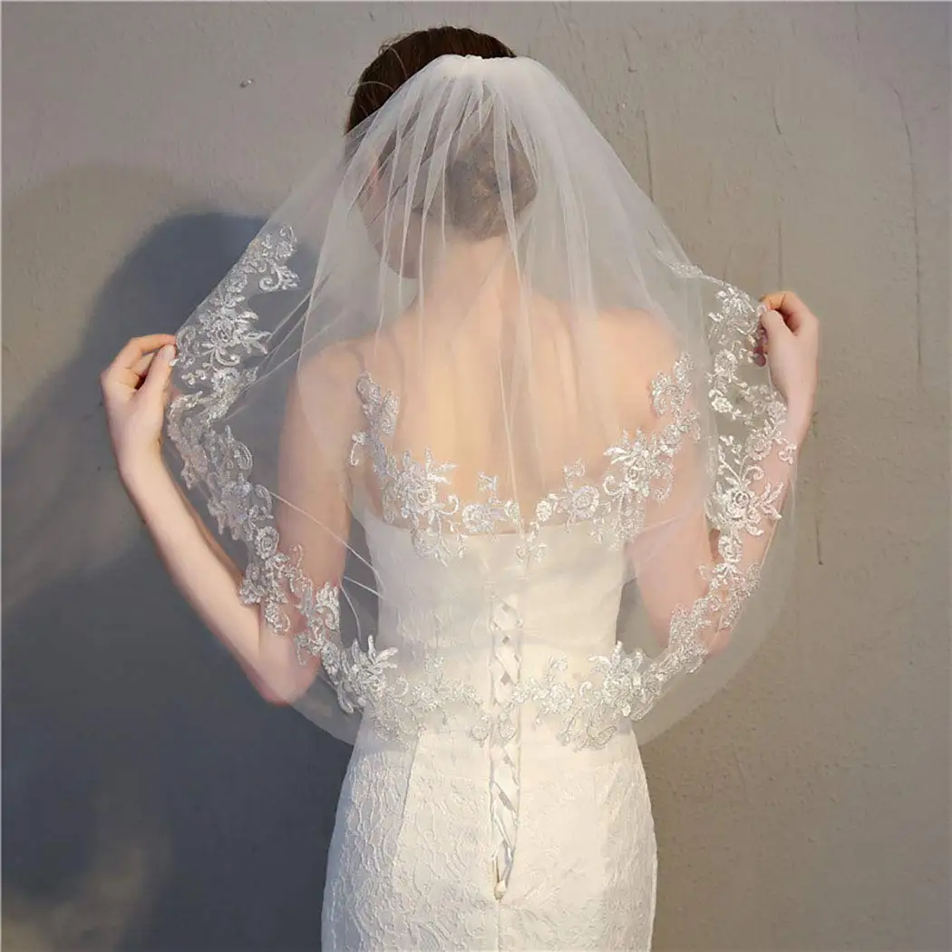 

Top Sale Newly Designed Wedding Lace Veil Short Sparkle Waist Veils 2 Tier Soft Tulle Bridal Veils with Comb