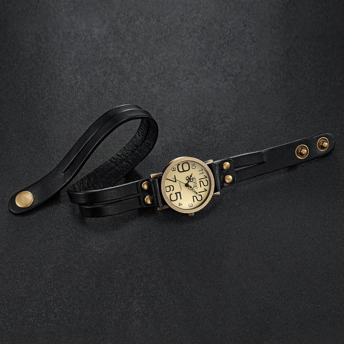 1PC Watch For Women Fashion Round Dial Retro Leather Strap Quartz Watch