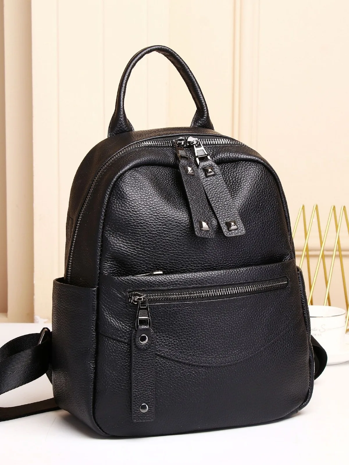 Leather Backpack With High-End Feel, Niche Commuting Soft leather Handbag, New Casual Versatile Women's Small Backpack 2