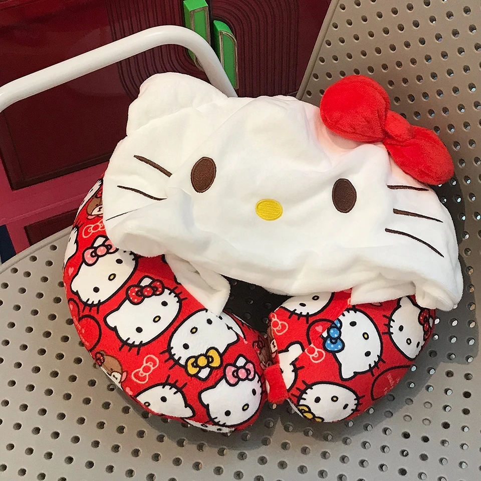 海外限定Hello Kitty x TBH フード付きネックピロー 海外限定Hello Kitty x TBH フード付きネックピロー フード付き