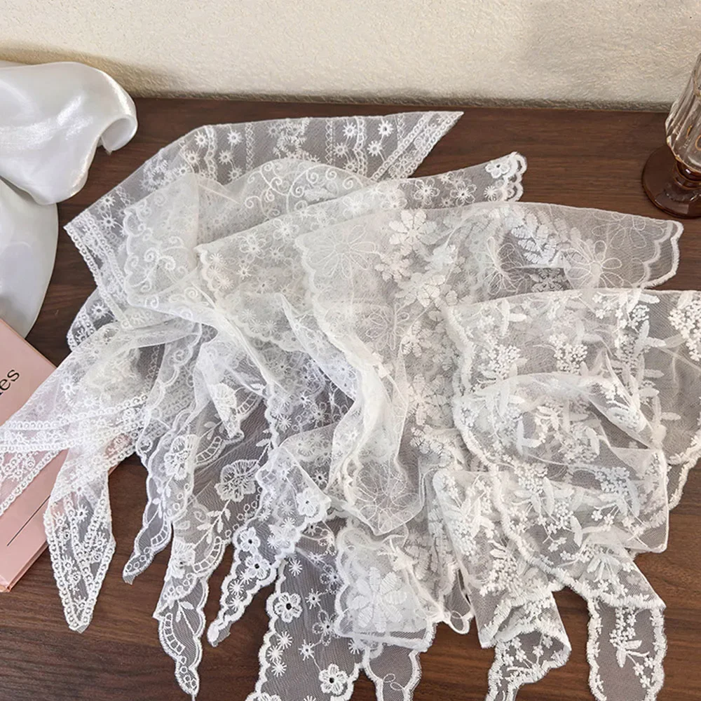 Retro Floral Lace Head Wrap Scarf Embroidered Triangle Neck Kerchief for Women Vintage Travel Photography Hair Bandana Accessory