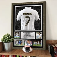 ⁦لوحة جدارية خشبية بتصميم كولاج لقميص "كريستيانو رونالدو" |  Cristiano Ronaldo Shirt Collage Wooden Wall Art⁩ - الصورة ⁦4⁩