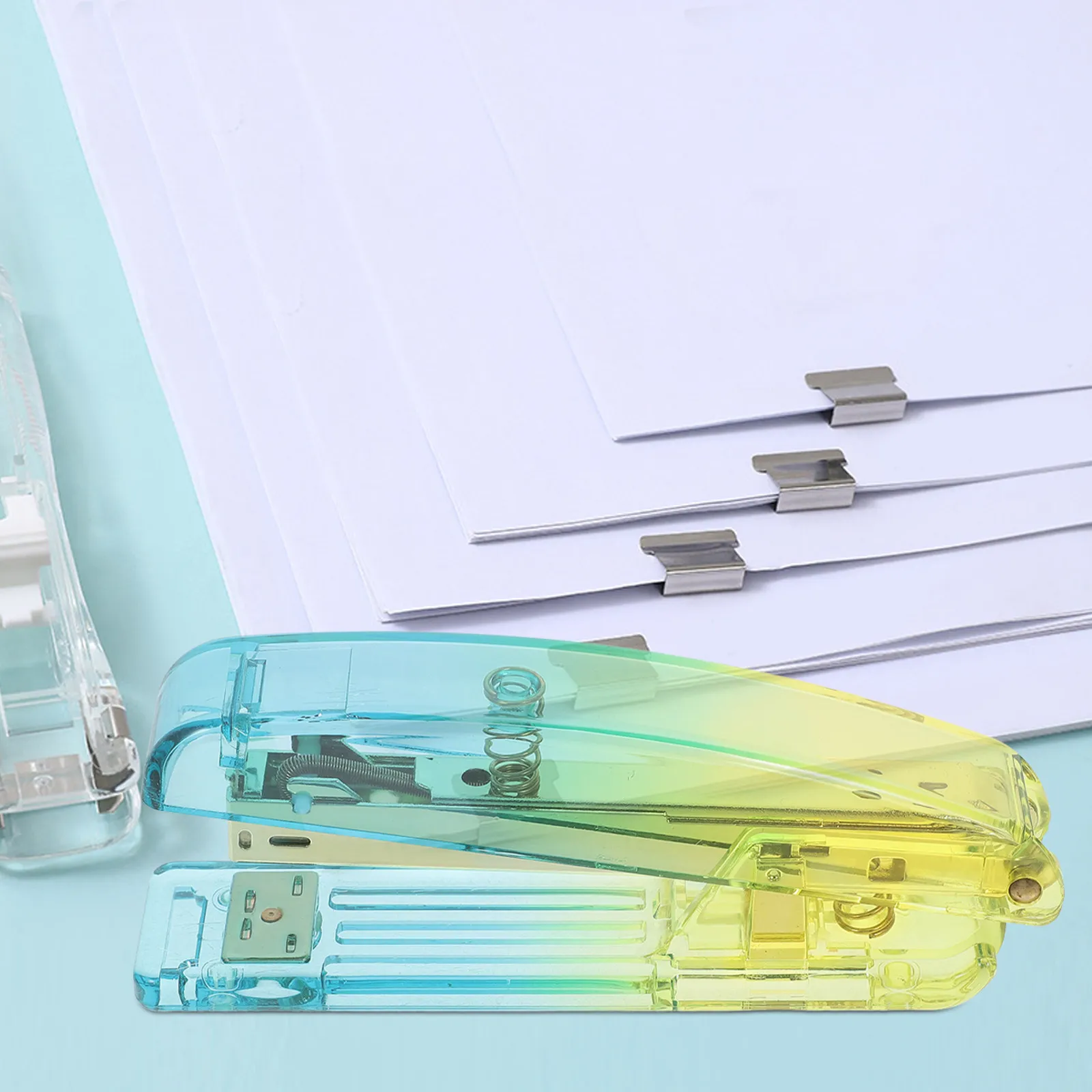 데스크탑 스테이플러 블루 옐로우 그라데이션 아크릴 스타일리쉬 휴대용 핸드 스테이플러 사무용 종이 바인딩 미적 감각의 문구류