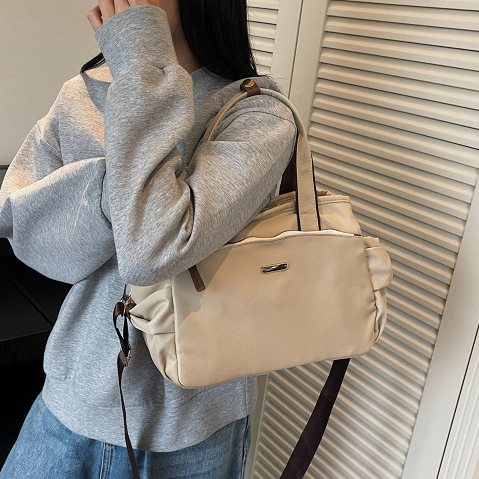 Women Nylon Solid Color Shoulder Bag Adjustable Straps Multi-Layer Handbag Large Capacity Shoulder Bag for School Work Daily Use