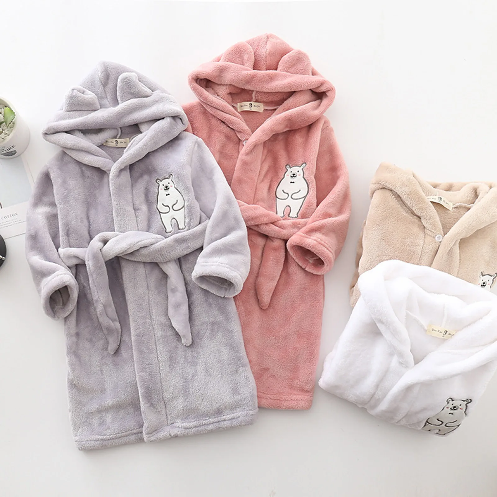 Flannel Children Bathrobe Thick Baby Girls Cartoon Hooded Bathrobe Child Toddler Bath Towel Robe Winter Baby Clothing Sleepwear