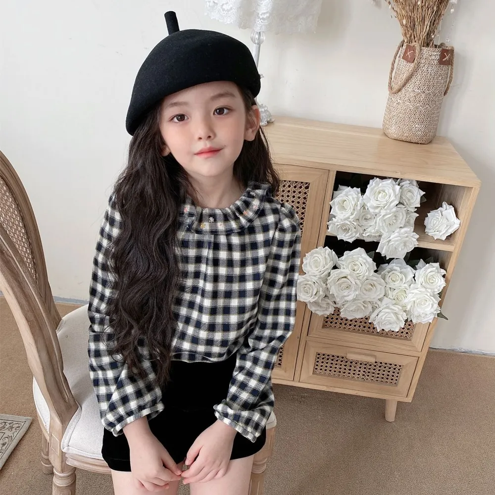 

Autumn girls tops Embroidered lotus leaf lapel Black and white checkered pattern Long sleeved doll tops cotton blouse