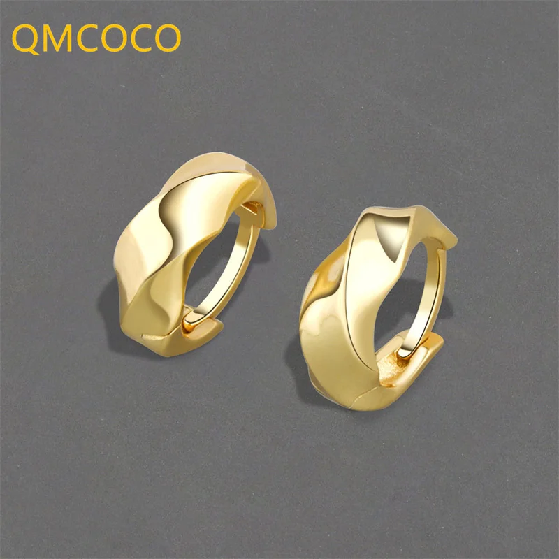 QMCOCO новые модные темпераментные серебряные цвета простые геометрические крученые гладкие ушные пряжки изысканные женские ювелирные изделия аксессуары