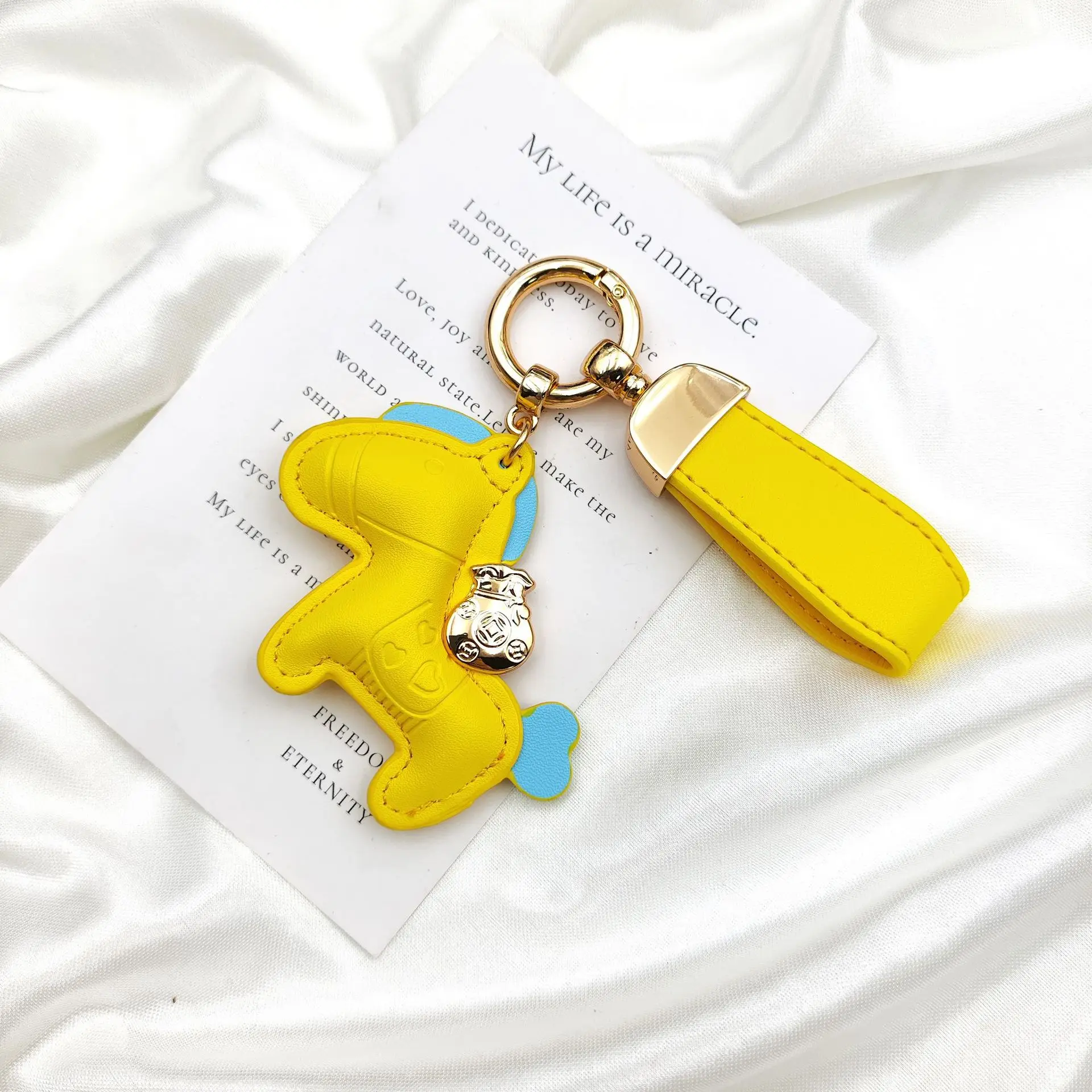 Elegant Leather Cartoon Pony Keychain Pendant, Mini Horse Bag Charm and Stylish Holiday Gift