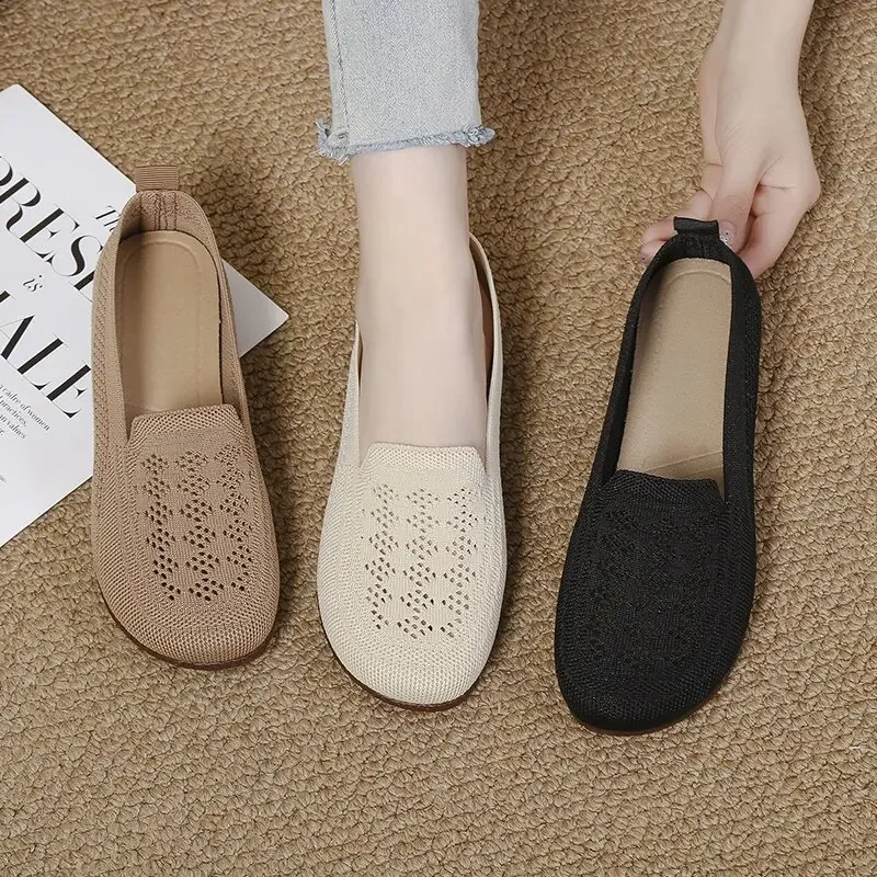Summer Breathable Mesh Soft Bottom Beijing Cloth Shoes Hollow out Flat Bottom Mid Older Women Shoes Hole Hole Shoes