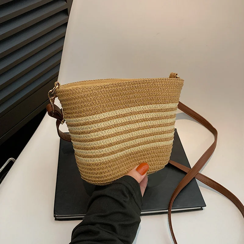 Summer Straw Shoulder Bags Drawstring Women's Straw Bucket Bag Purse Raffia Woven Straw Handbags Casual Tote Beach Crossbody Bag