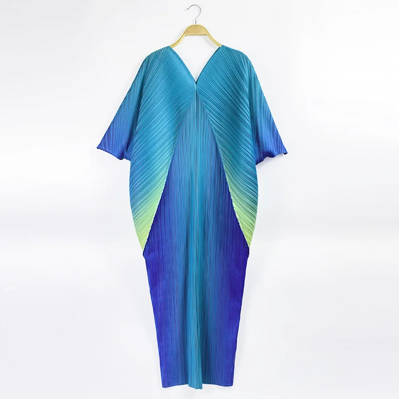 

Miyake Summer Pleated Gradient Bat Sleeve Dress Fashion Gradient Loose Temperament Plus Size Contrast Fishtail Dress