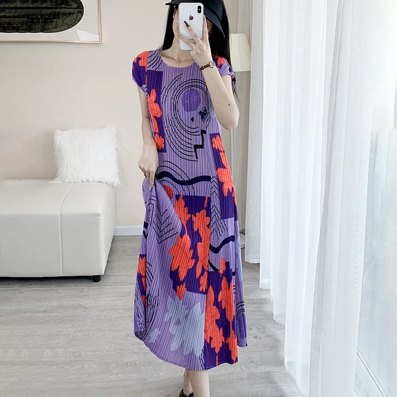 

GGHK Miyake Pleated Women's Dress Fashion Picture Printed Round Neck Short Sleeve Mid-length Elegant Dress 2023 Summer New