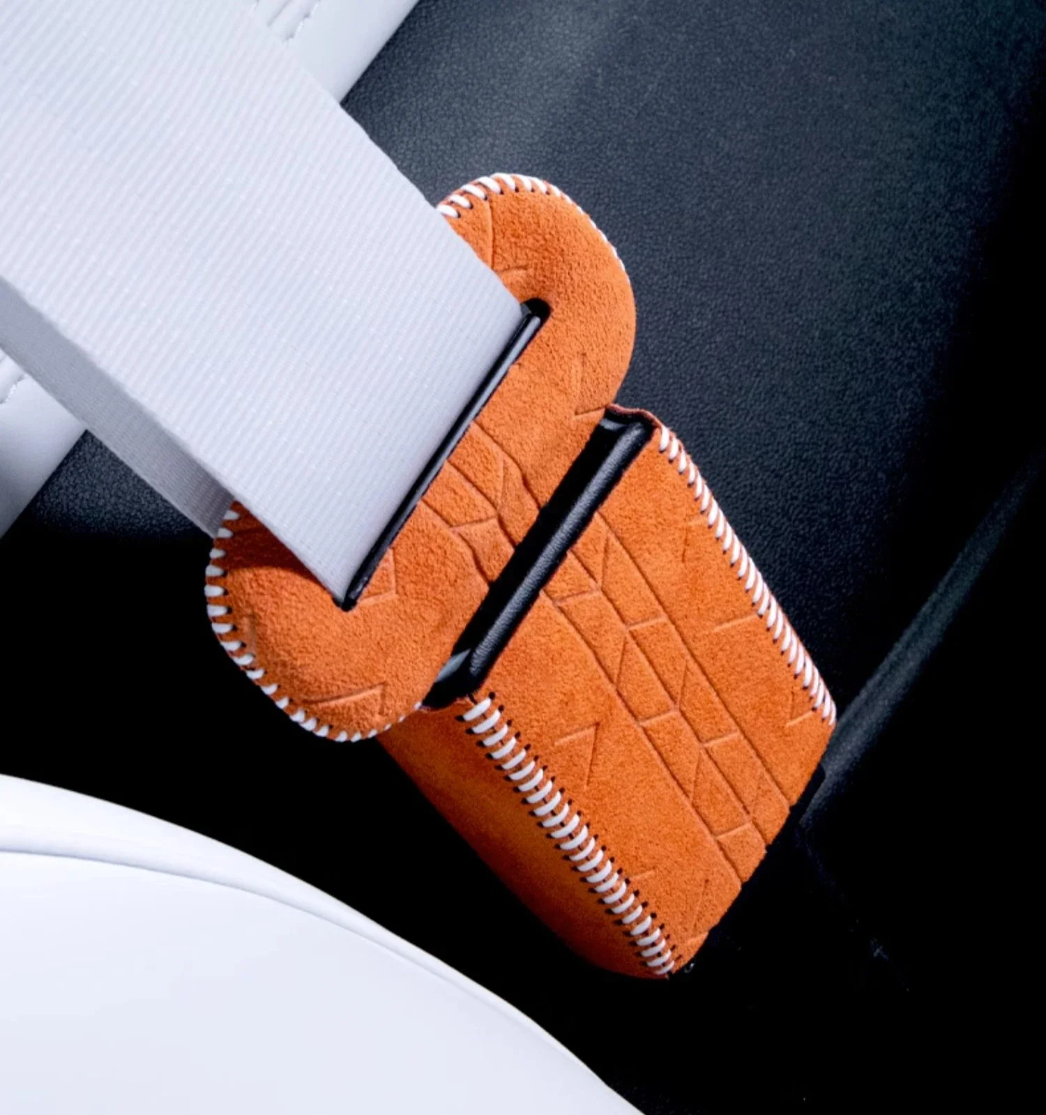 

For XPENG G6 2023 Front And Back Row Suede Automobile Safety Belt Buckle Protection Cover G6/P7/G9