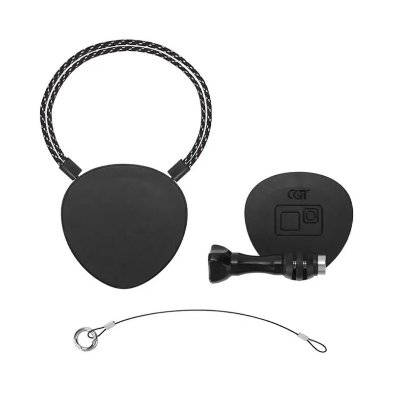 Caméra action fixée au support aimanté sur une voiture, achetez ce support aimanté pour caméra action, fixation ventouse universelle robuste.