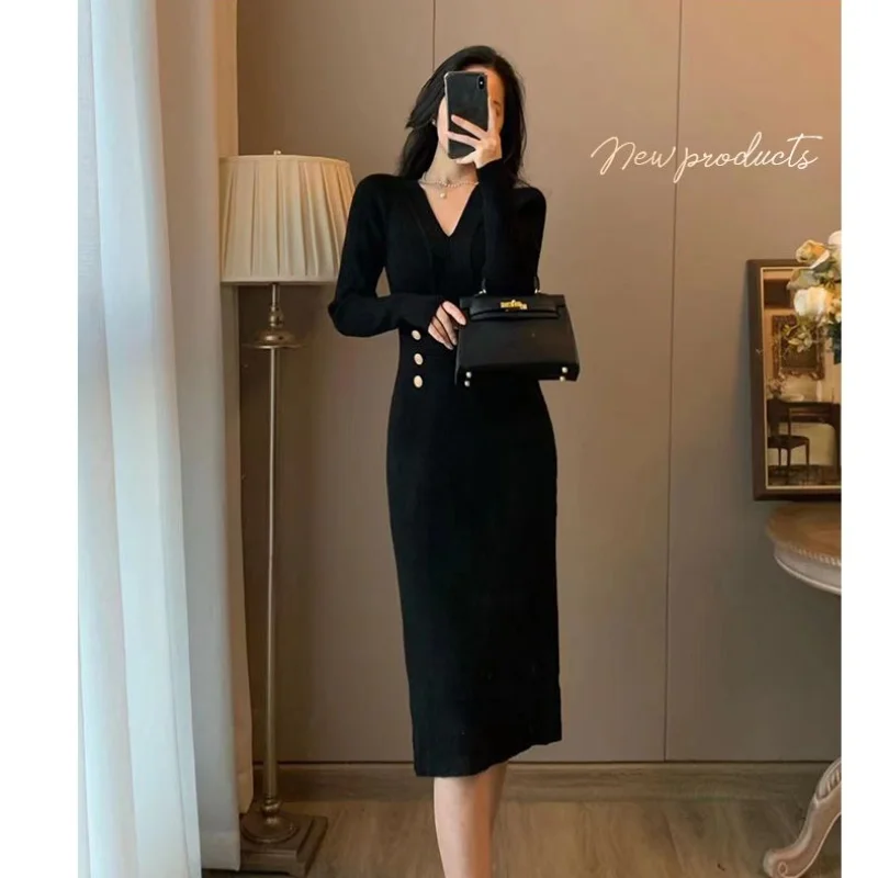

Women's French Retro Temperament Solid Color Knitted Dress 2023 Spring/Autumn Fashion Slim Fit V-neck Versatile Base Skirt