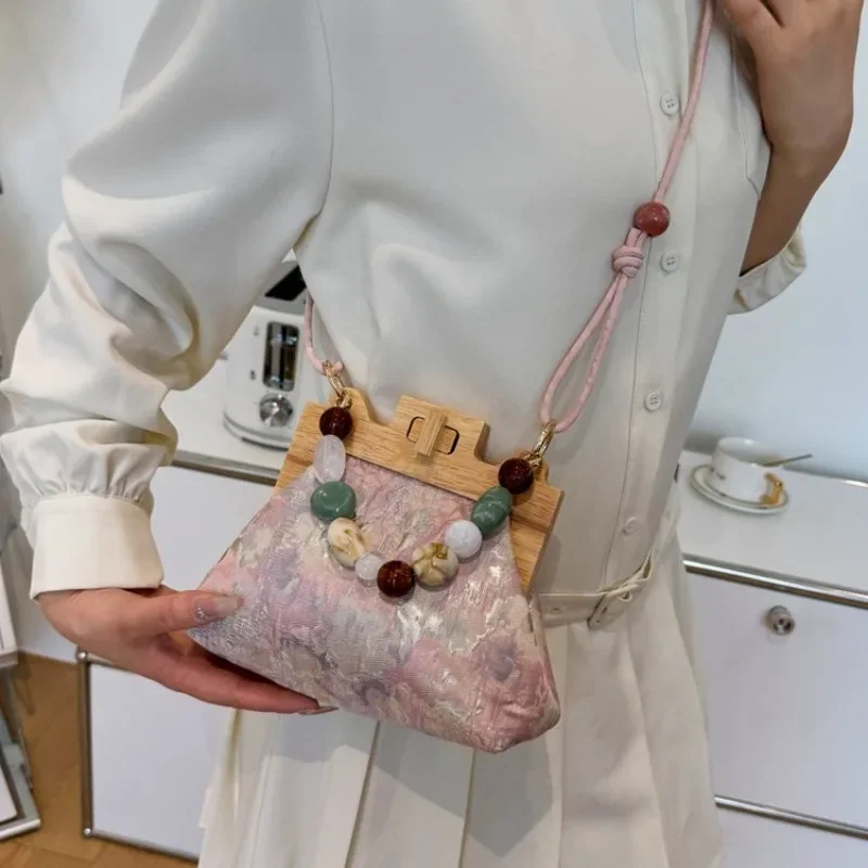 Hasp Exquisite Pattern Wooden Shoulder Bags Beautiful Beading Temperament Dating Handbags for Women Fashion Chinese Style