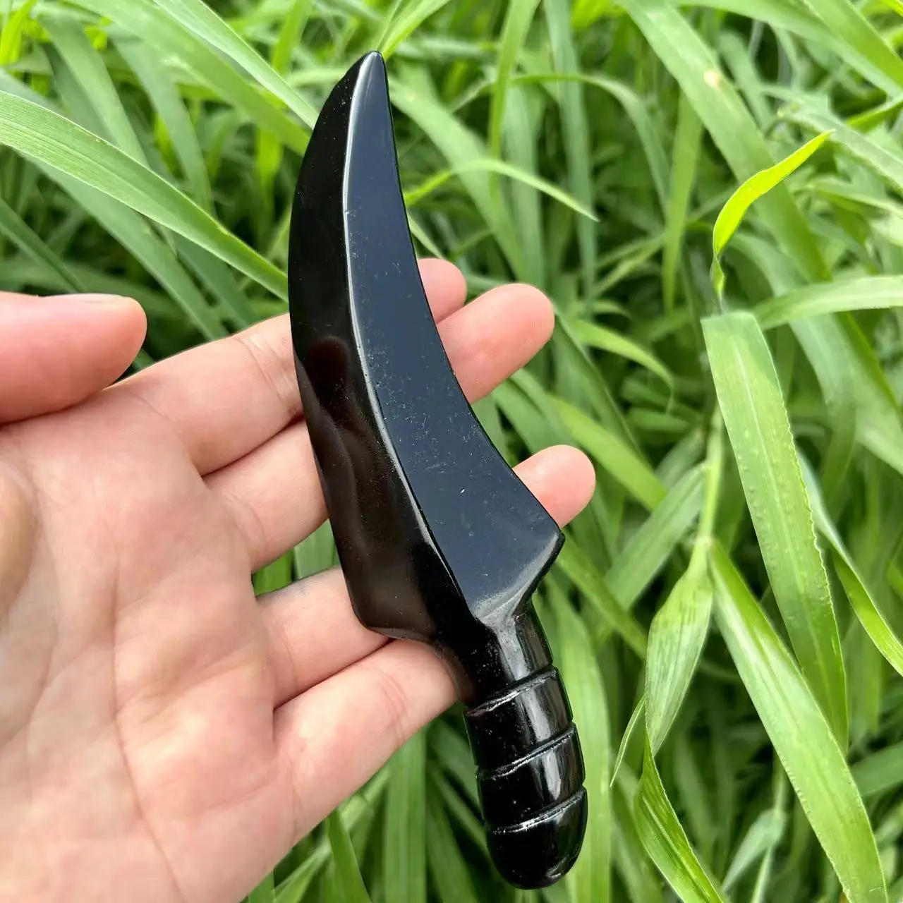 

Natural Obsidian Dagger Quartz Crystals Hand Carved Knife Craft Men Gift Magic Amulet Sword Witch Supplies Healing Crystal