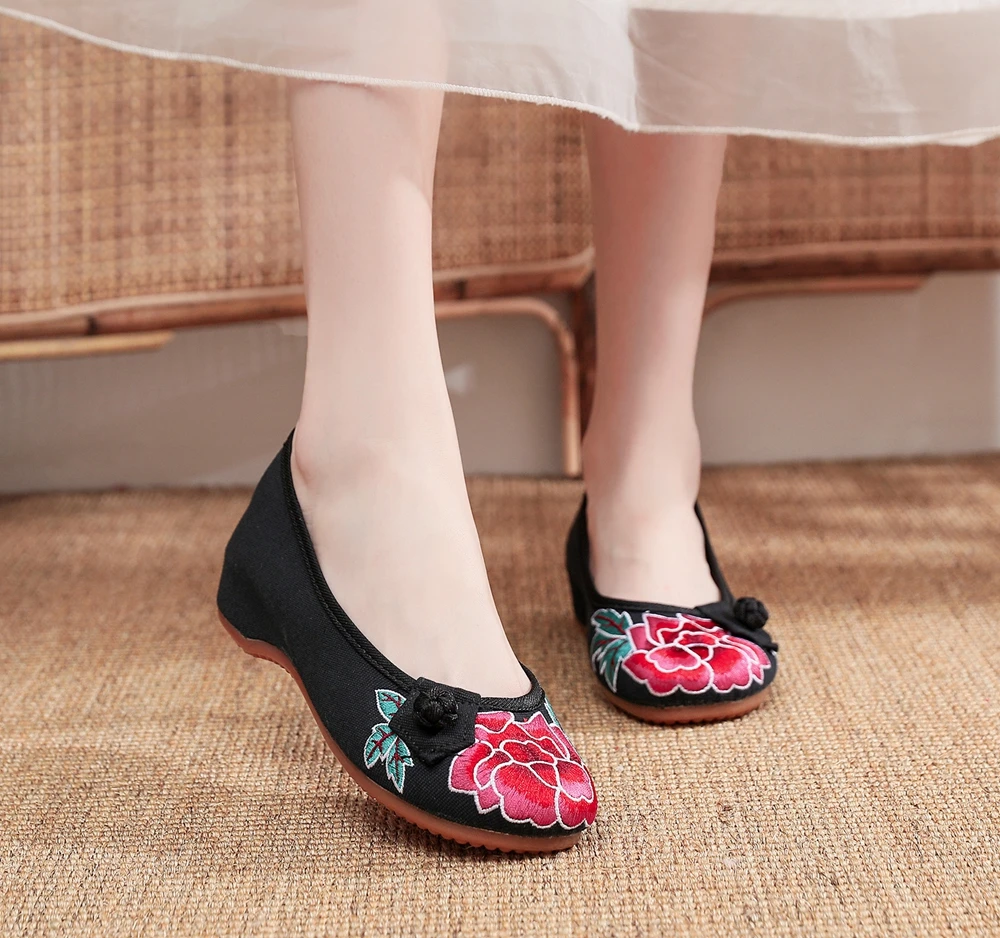 Veowalk Handmade New Fashion Women Flat Shoes Old Peking Flower Embroidery Canvas Shoes For Woman Flats Casual Driving Shoes