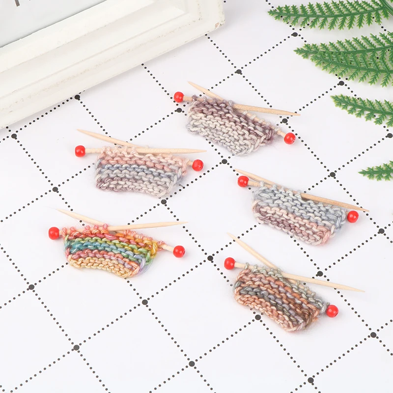 1:12 Dollhouse Miniature Simulation Thick Knitted Sweater DIY Decor Accessories Kids Pretend Play Toys Color Random