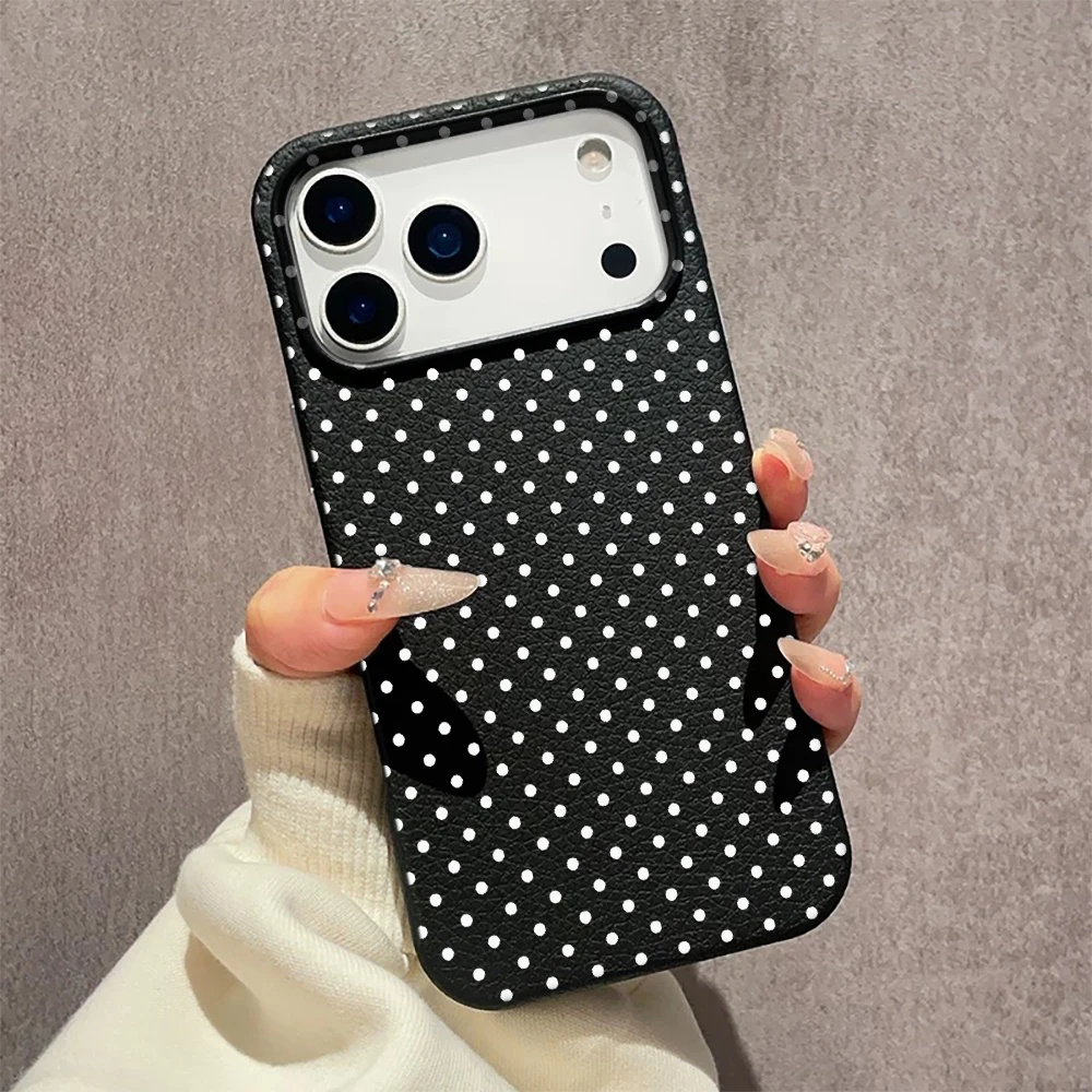 รูปสินค้า เคสซิลิโคนลายจุดสีขาว ดีไซน์ใหม่กันกระแทก iPhone