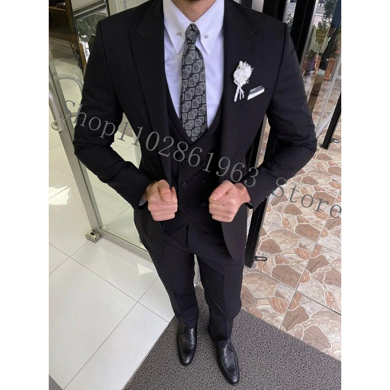 Рисунок 2 - Свадебные костюмы для мужчин