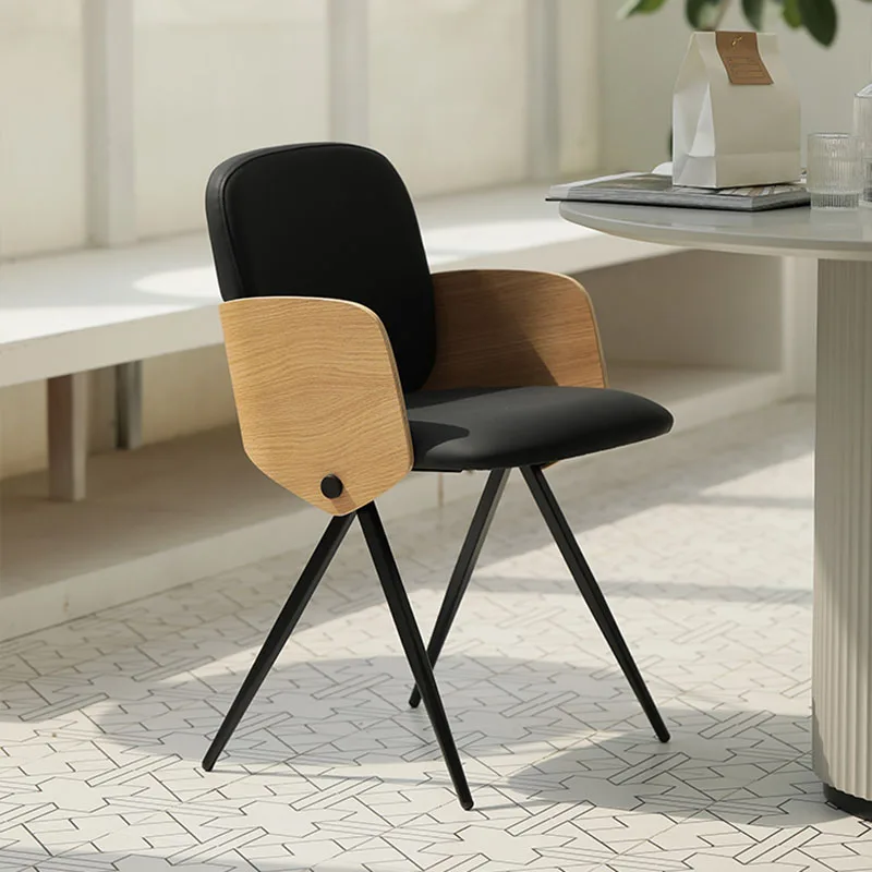 

Minimalist Black Dining Chair Leather Metal Modern European Floor Waiting Chair Makeup Designer Bar Sedie Da Pranzo Furniture
