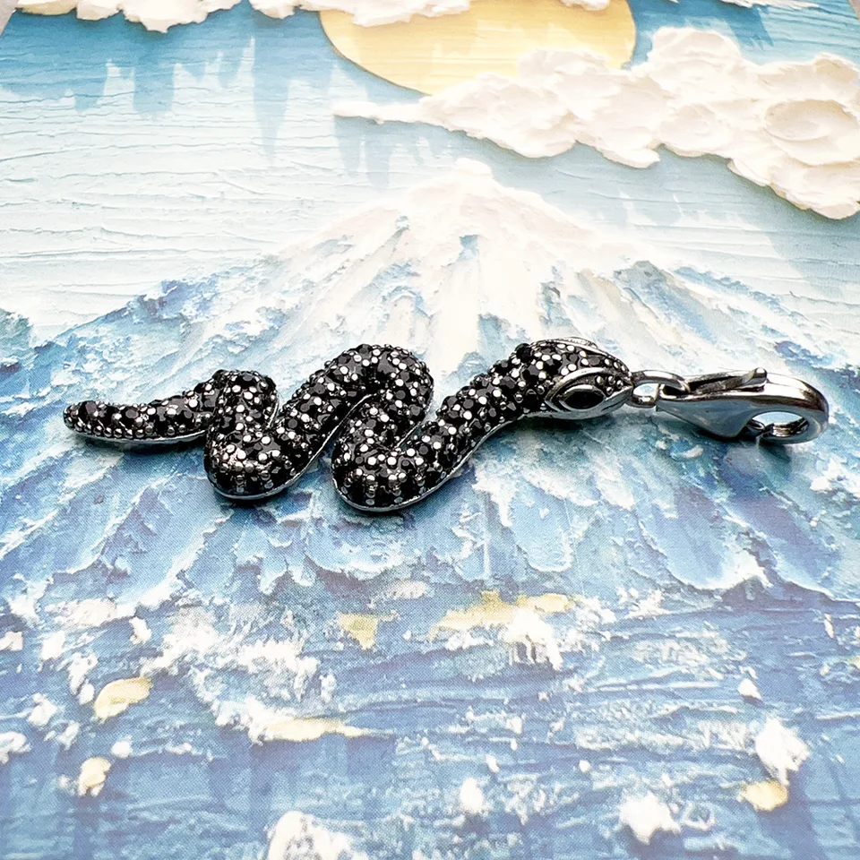 Ciondolo a forma di serpente in argento sterling