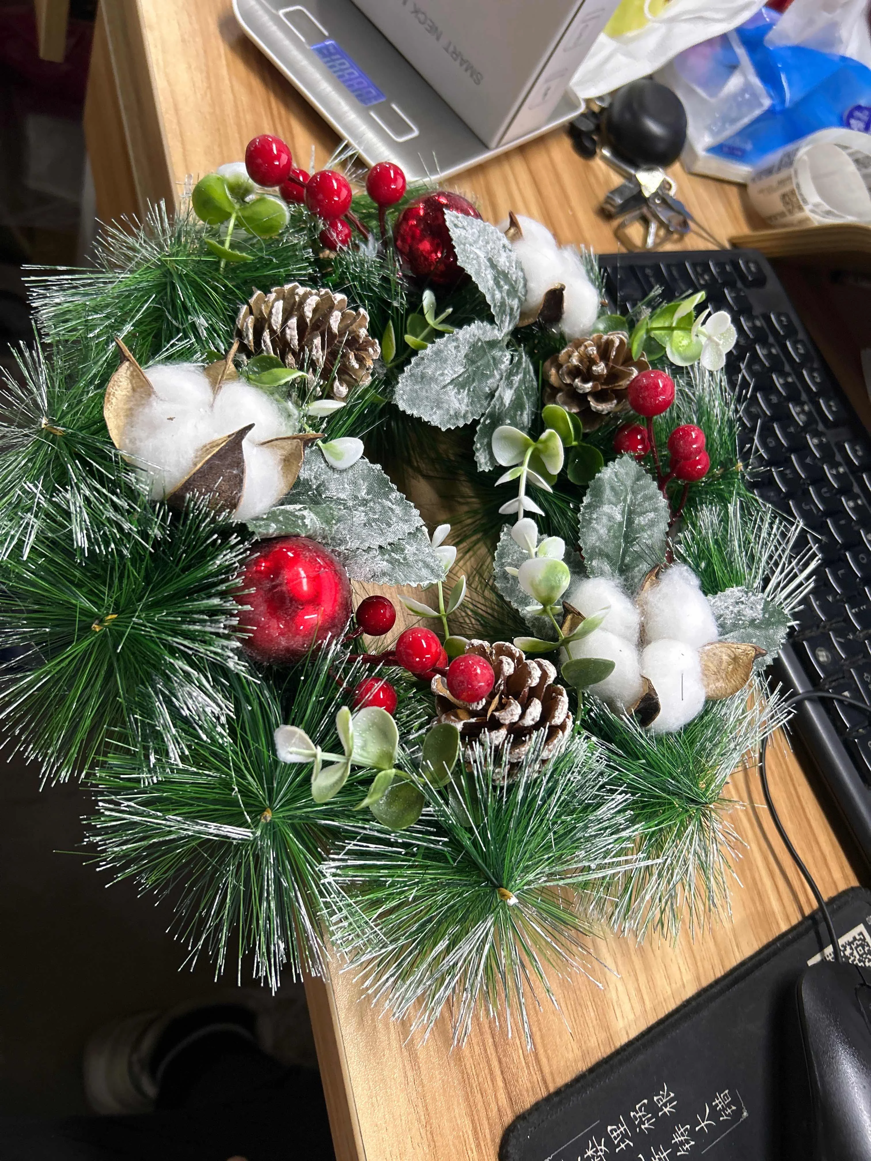 Рисунок 2 - Рождественская гирлянда из искусственного