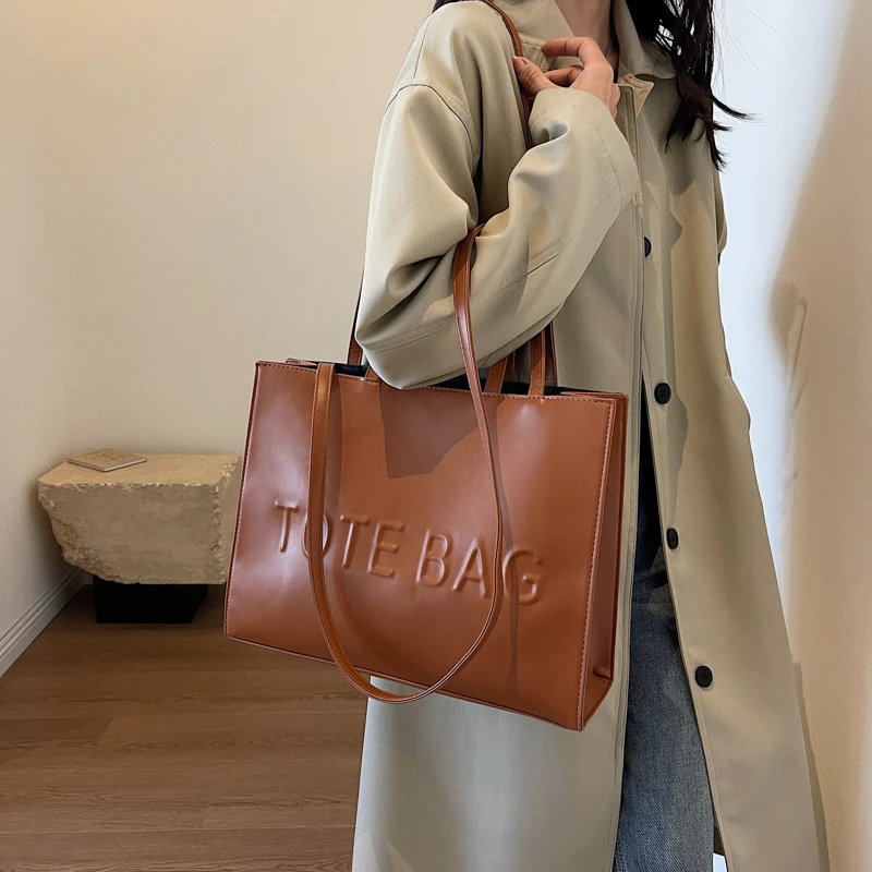 PlatiNum Designer Tote Bag Strap Details