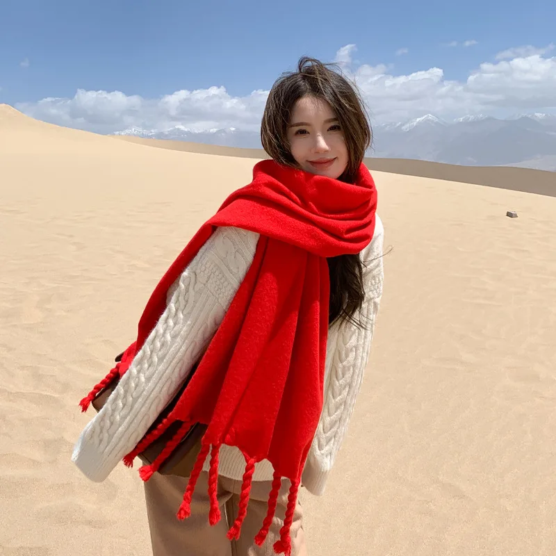 Рисунок 4 - Женский теплый шарф с кисточками