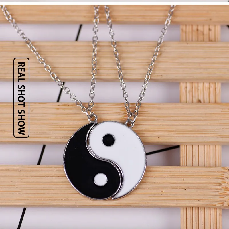 

Chinese Taoist Traditional Culture Necklace Cosplay Yin Yang Fusion Supreme Pole Couple Pendant Fashion Jewelry Accessory Gift