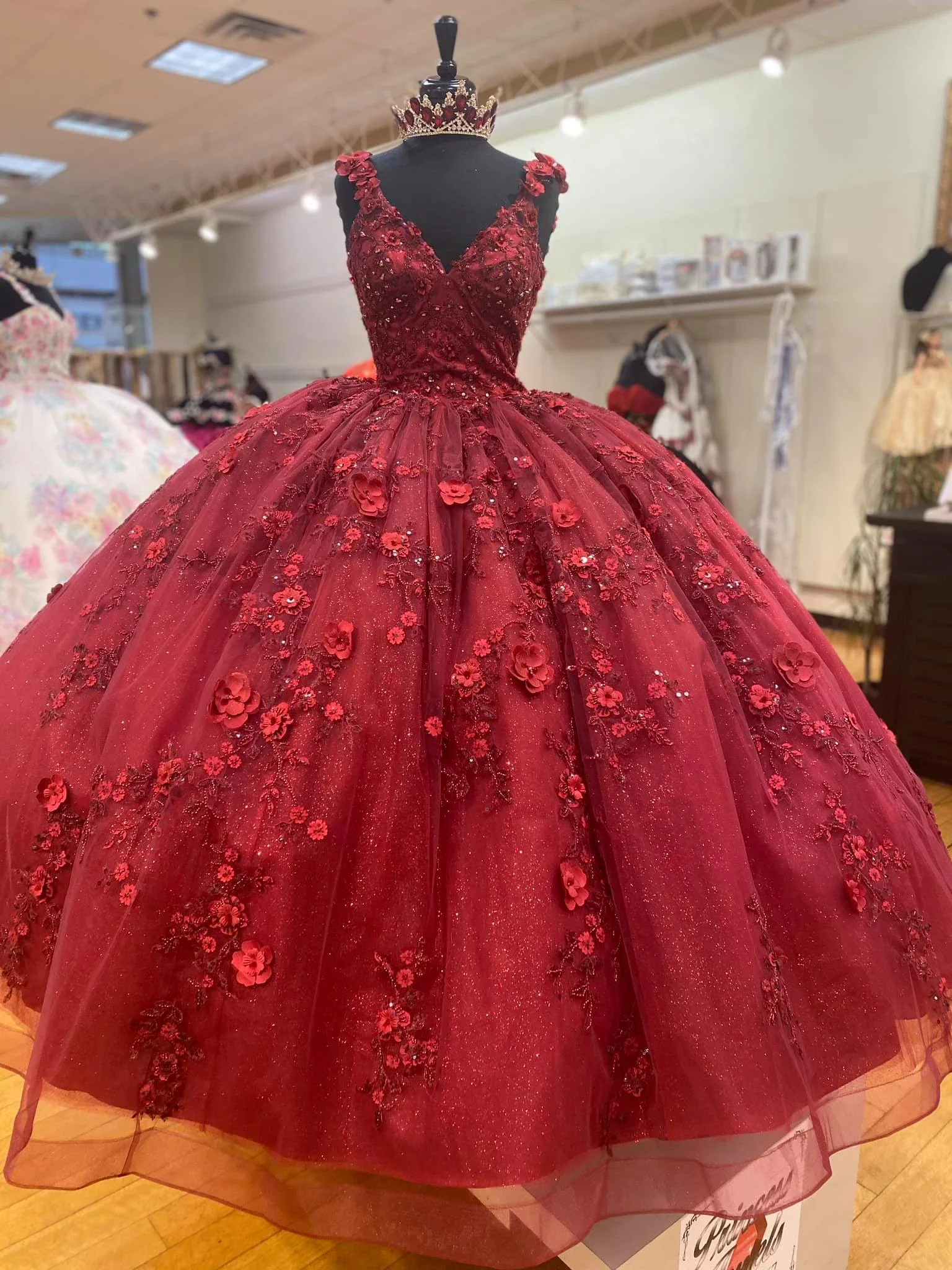

ANGELSBRIDEP Red Tulle Quinceanera Dresses Princess Sexy 15 Year Old Formal Girl Birthday Party Gowns for Debutante Ball Gowns
