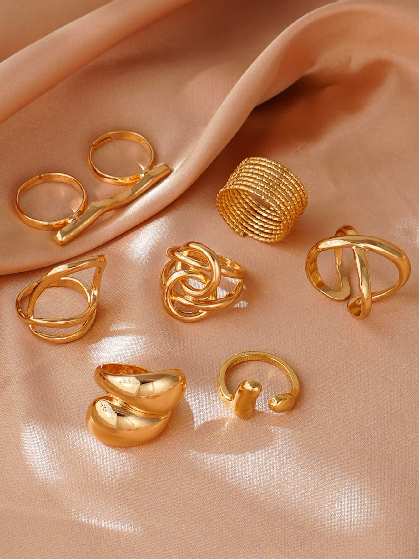 Chunky Minimalist Ring Set Fashion Accessory for Women