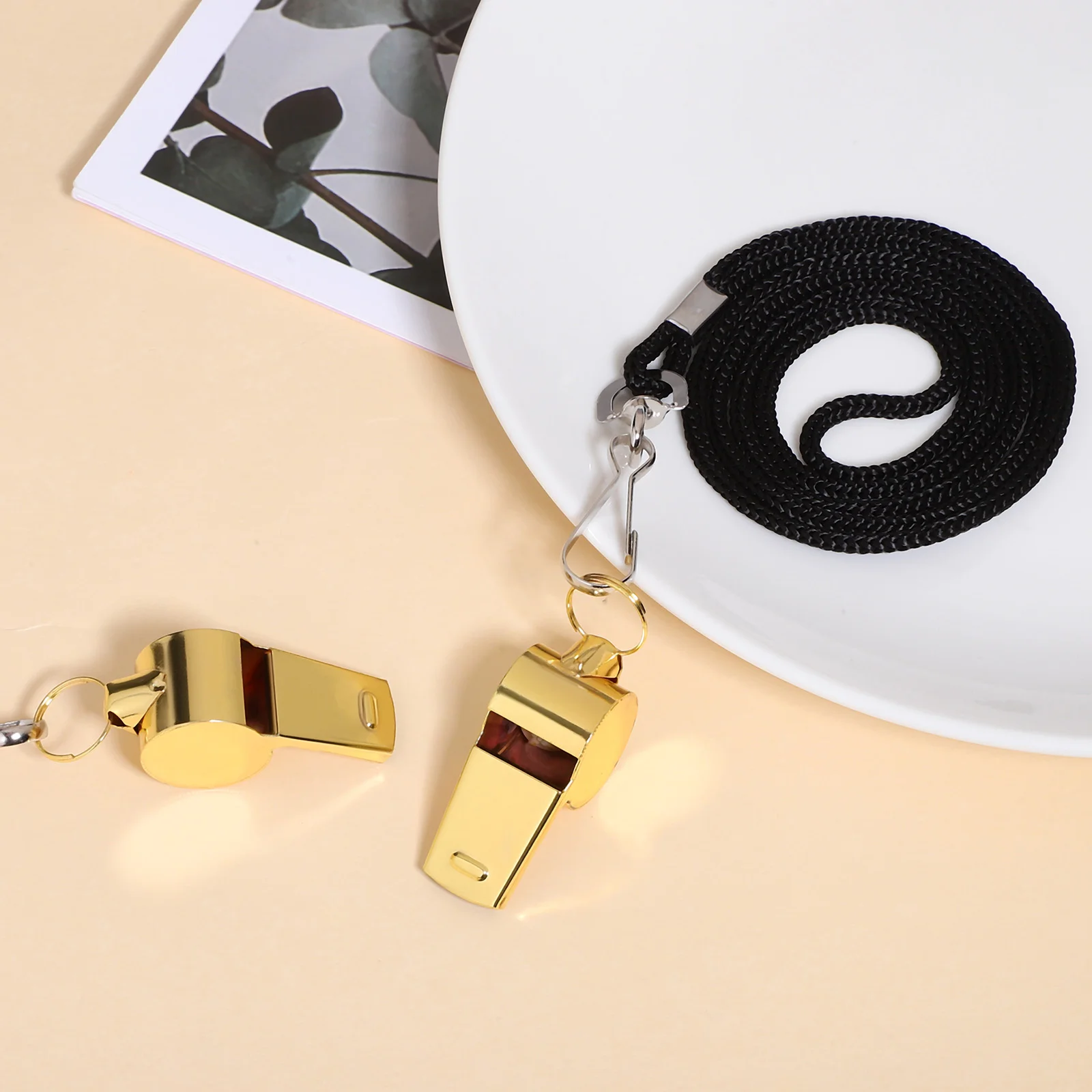 

Свисток из нержавеющей стали для спортивных встреч и футбольных судеров, 2 шт.