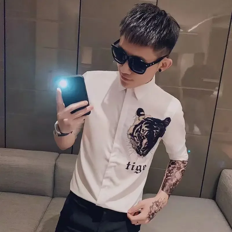 thumbnail image 1 of Camisa de hombre con estampado Camisas estampadas para hombre Gráfico Blanco Media manga Estilo coreano Botones Diseñador Xxl Nuevo en Aesthetic SI, 1 of 5