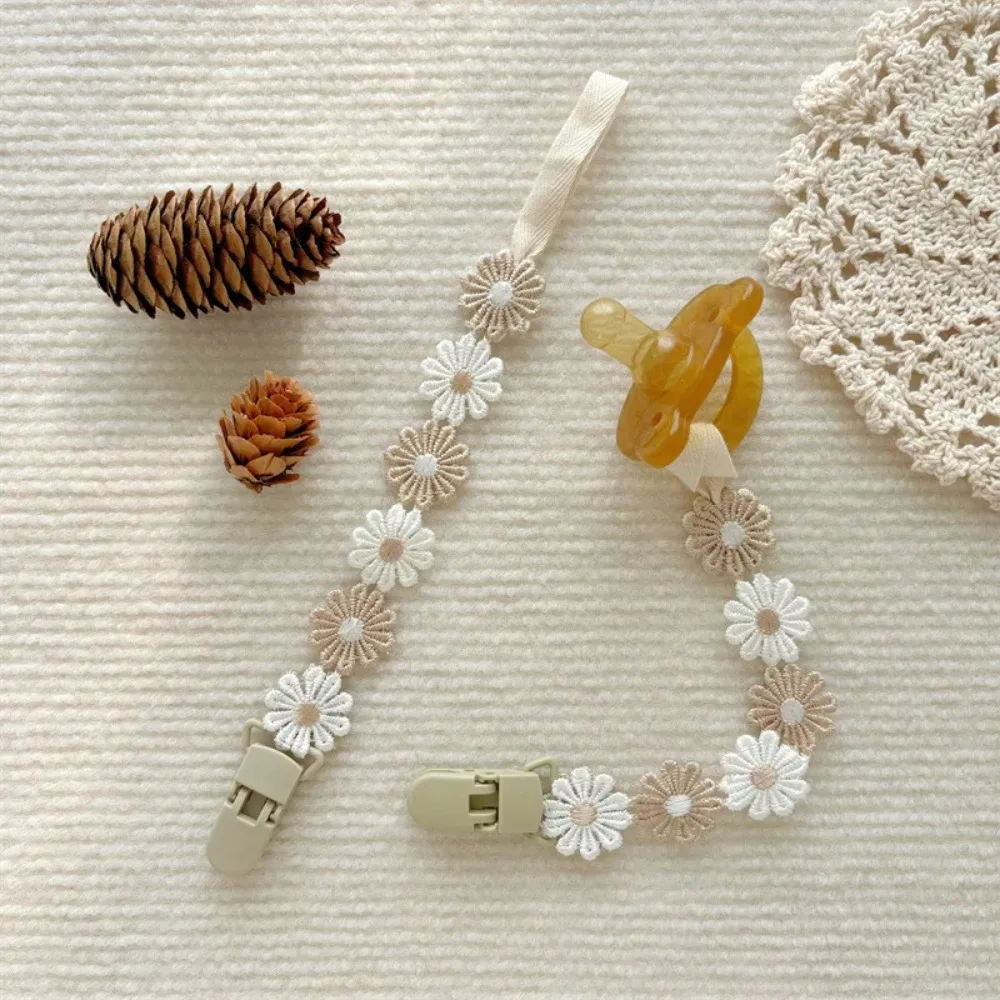 New Little Daisy Pacifier Clips Lightweight Wear-resistant Nipple Bracket Holder Safe Accessories Pacifier Chain Gift