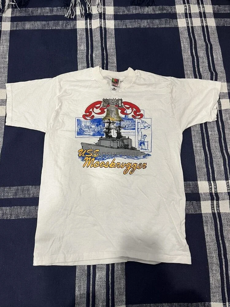 

Vintage Fruit Of The Loom Navy Uss Moosbrugger Destroyer U.S T-Shirt Size Med