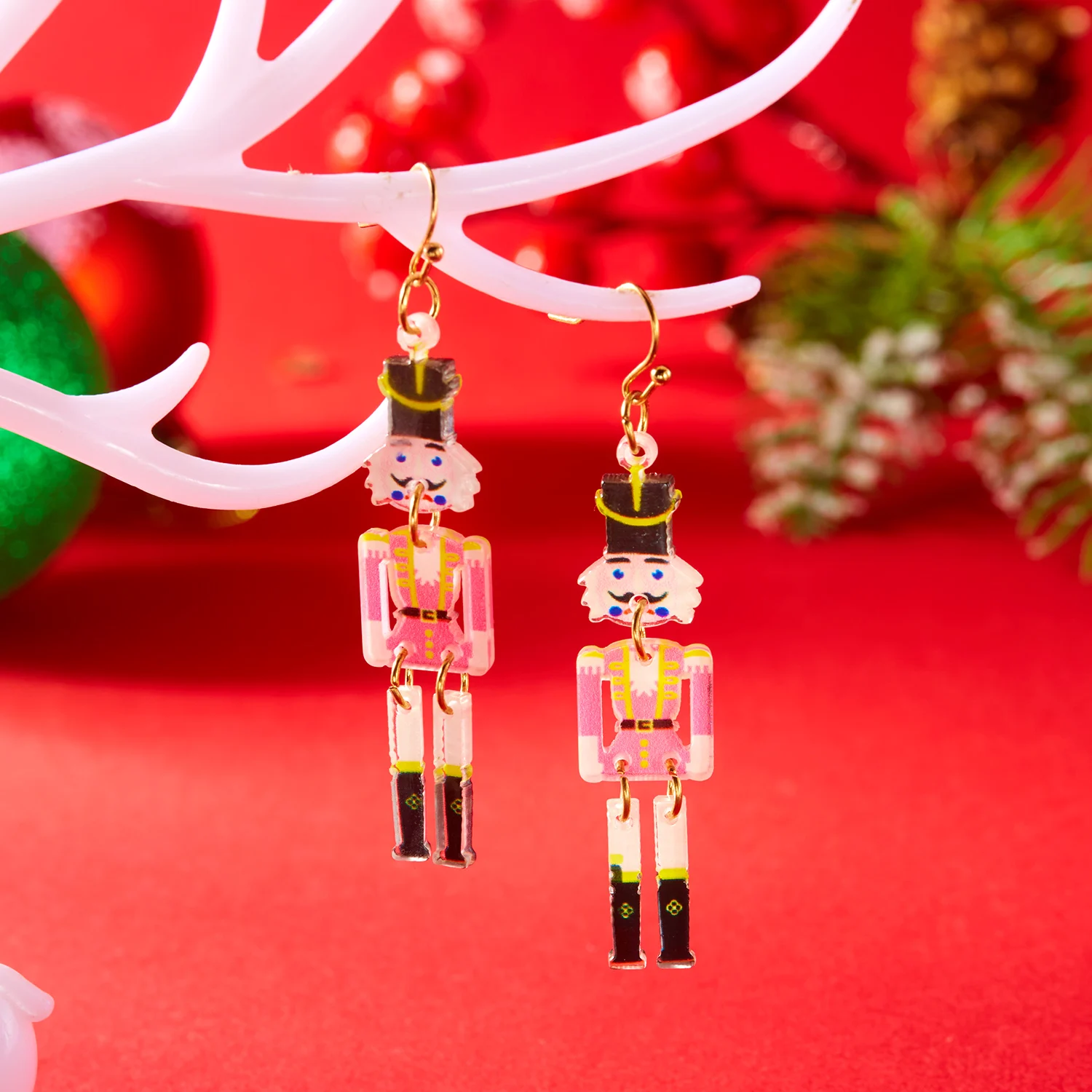 Minimalistischer Tropfenohrring aus Acryl mit Königsmuster für Frauen, süßer Weihnachtsmann, Elch, Weihnachtsbaum-Anhänger, Ohrring, Neujahr, Schmuck, Geschenk – Detail 7