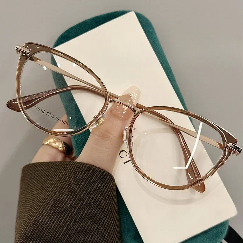 2025 Fashion Cat Eye Photochromic Myopia Glasses for Women Outdoor Color Changing UV Protection Sunglasses Near Sight Eyeglasses 5