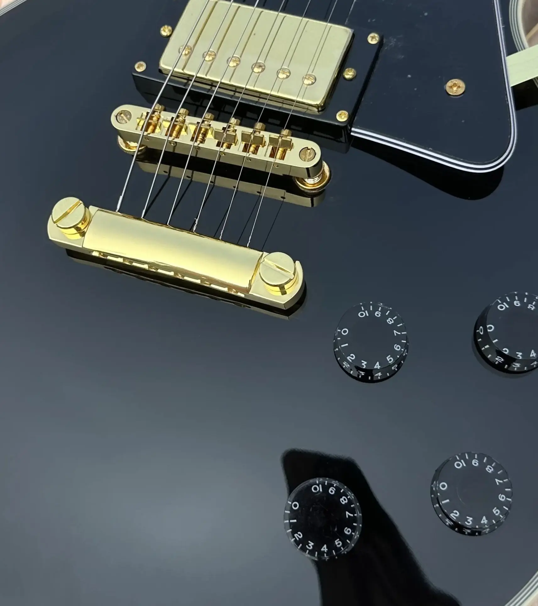 electric guitar Imported wood gold accessories