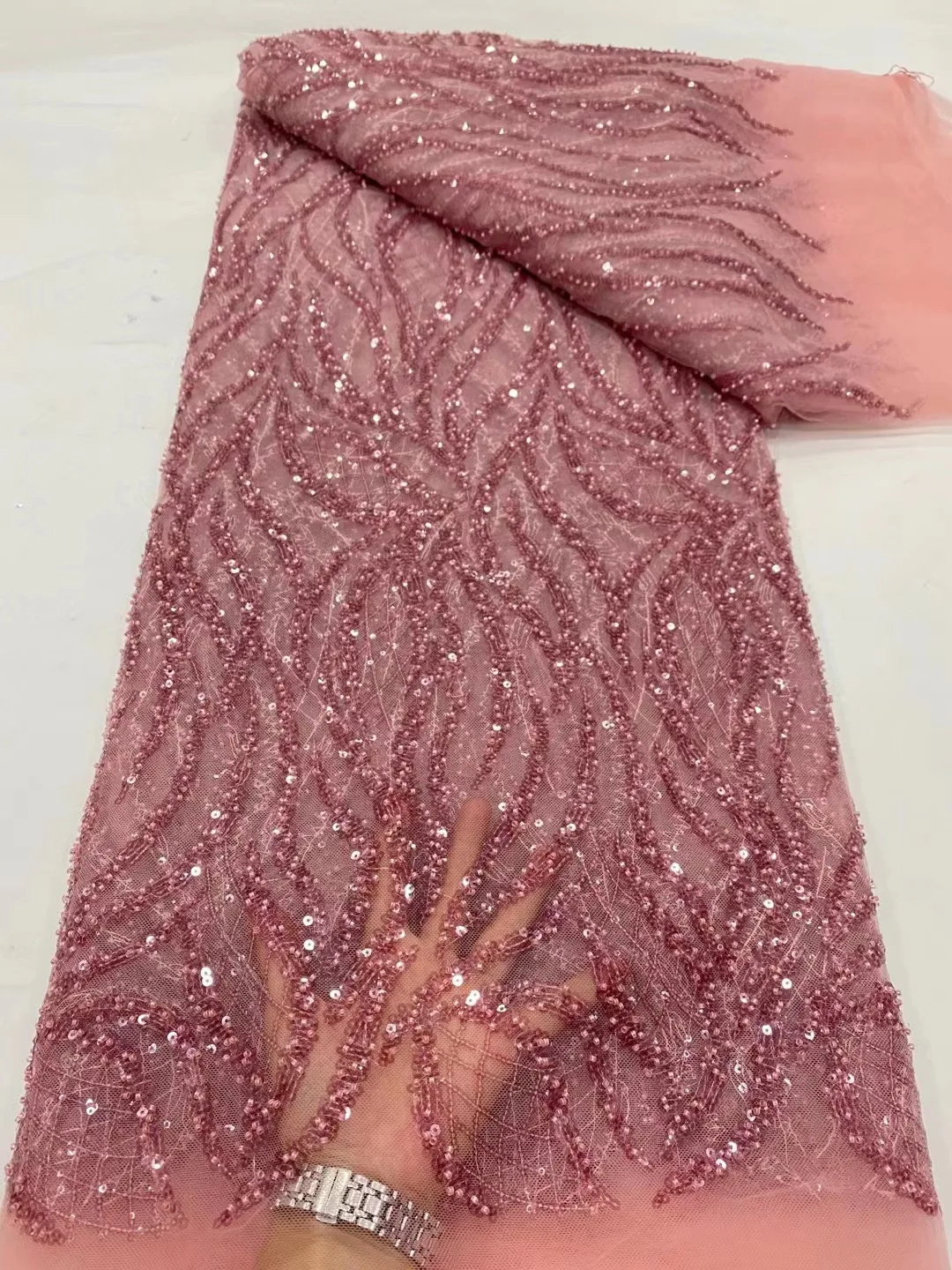 أقمشة الدانتيل الأفريقية المطرزة، أقمشة الدانتيل ا...