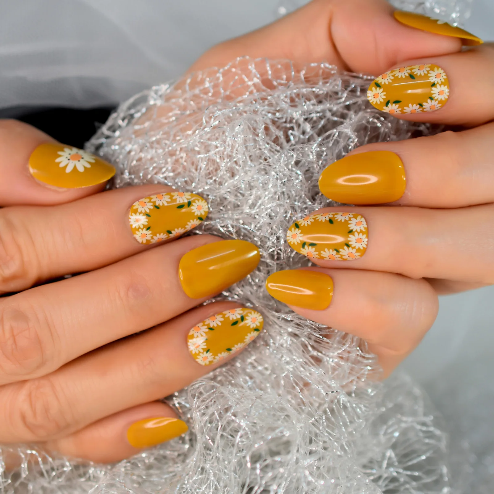 Almond Yellow Borwn Daisy Pattern Design Wholesale Press On Fake Nails  Short Nails With Sticker For Kids Manicure - False Nails - AliExpress