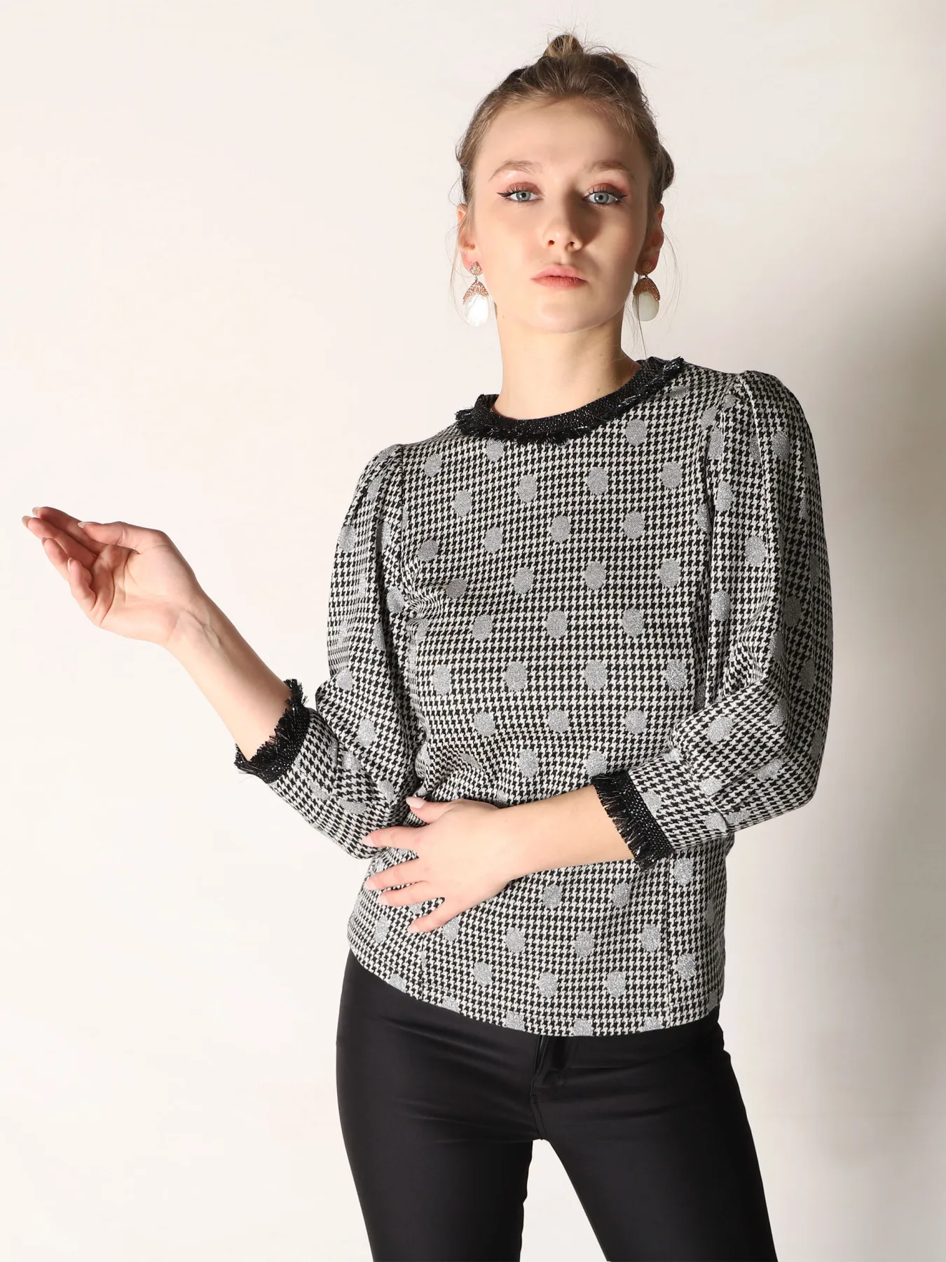 Повседневная Эластичная хлопковая блузка VEKEM с круглым вырезом и рукавом |