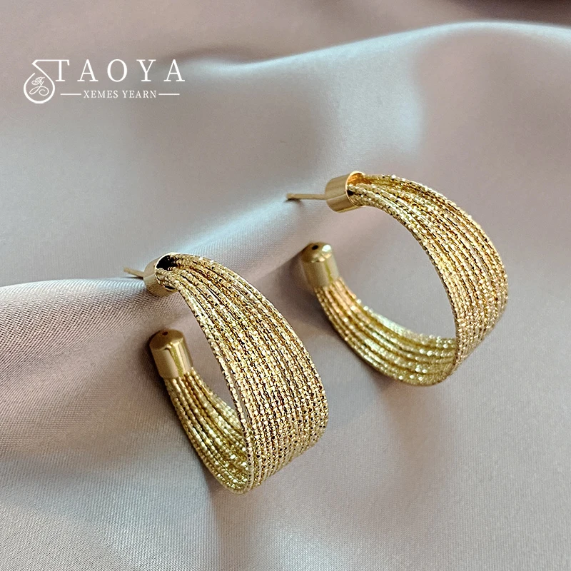 2025 Girl's Fashion Simple Gold Colour C-shaped Pendant Earrings