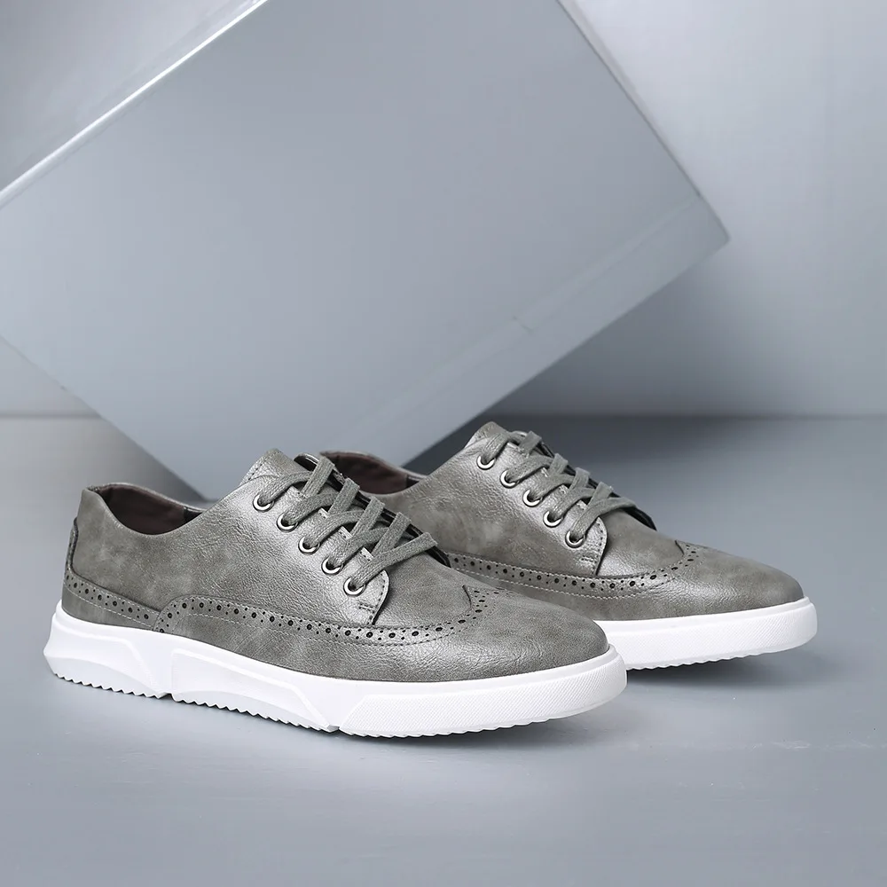 Men Brogue Shoes Fashion Leather Board Shoe Breathable Autumn Comfortable Casual Shoes Outdoor Male Sneakers Tenis Masculino