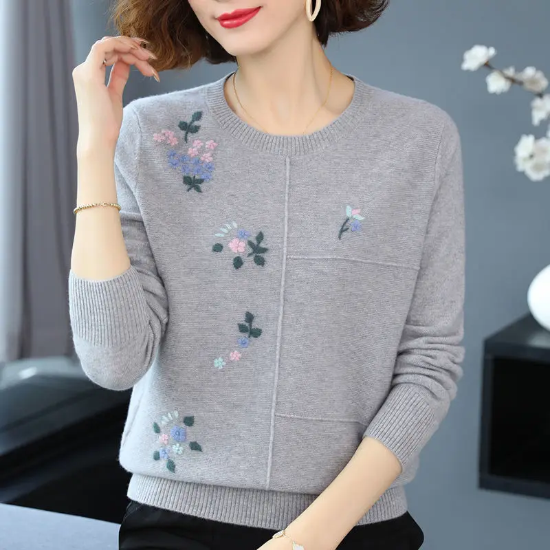 2023 New Spring and Autumn Fashion Commuting Simple Round Neck Embroidered Thread Casual Loose and Comfortable Women\'s Knitwear