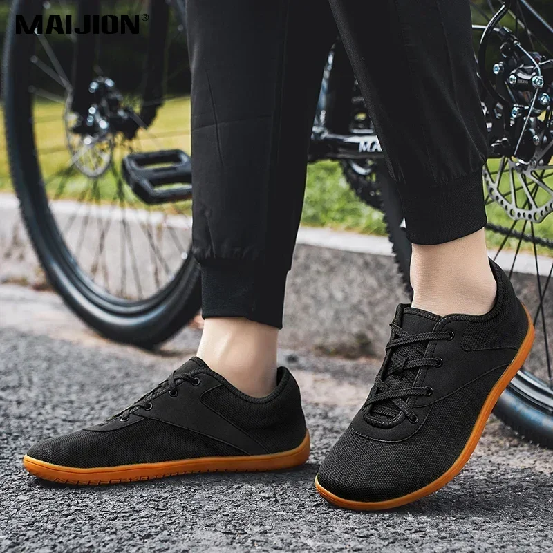 Scarpe a piedi nudi per uomo Scarpe con punta larga Scarpe da